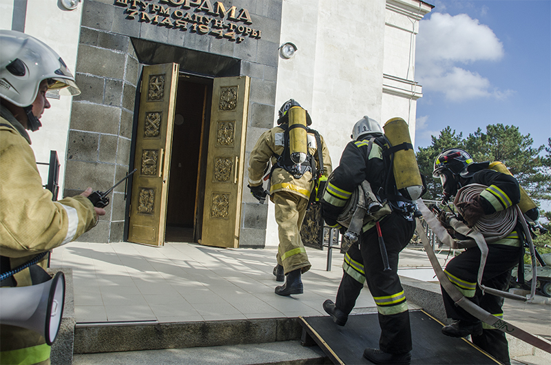 В Севастополе спасатели МЧС провели учения на территории диорамы