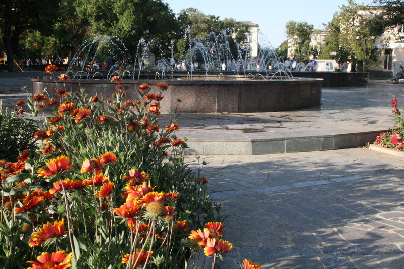 В парках Симферополя появится освещение и велосипедный патруль