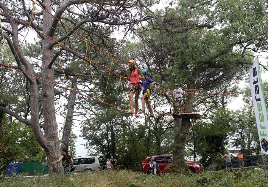 В Мисхоре открылся веревочный парк