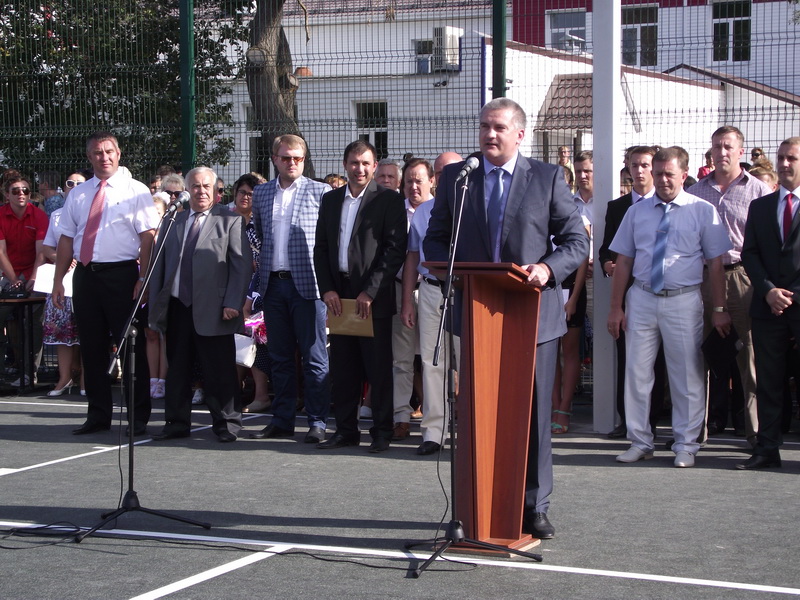 На средства Тюменской области полностью обновлена школа в Черноморском