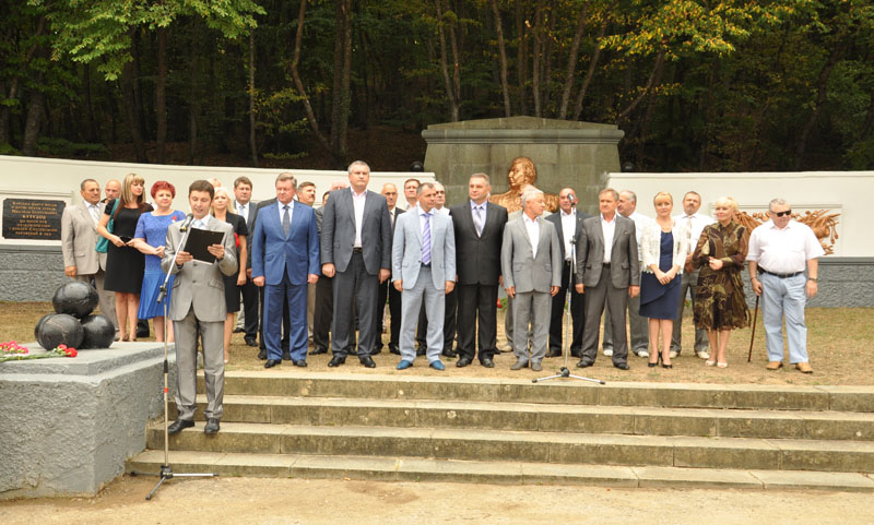 Под Алуштой открыли бюст Кутузову