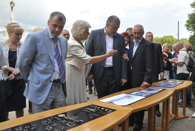 Под Алуштой открыли бюст Кутузову