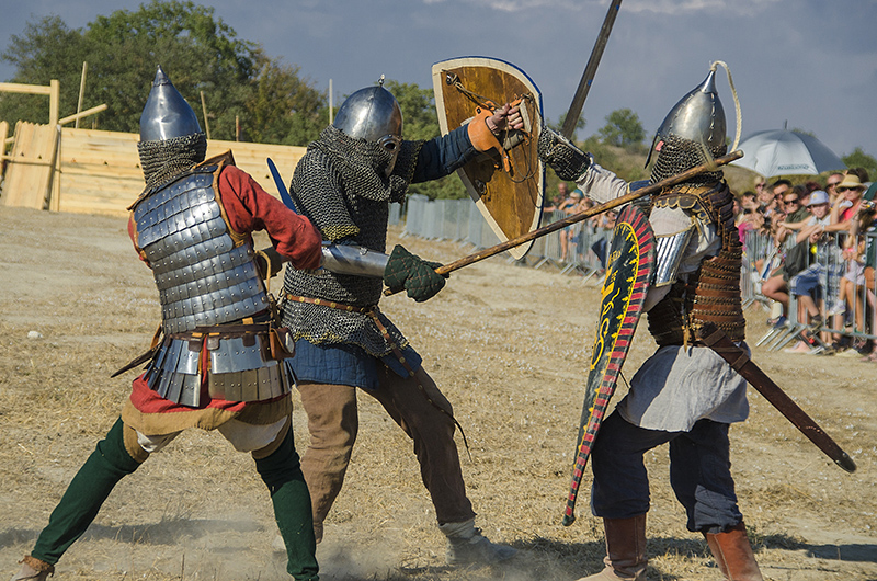 На Крымском военно-историческом фестивале прошел день Средневековья