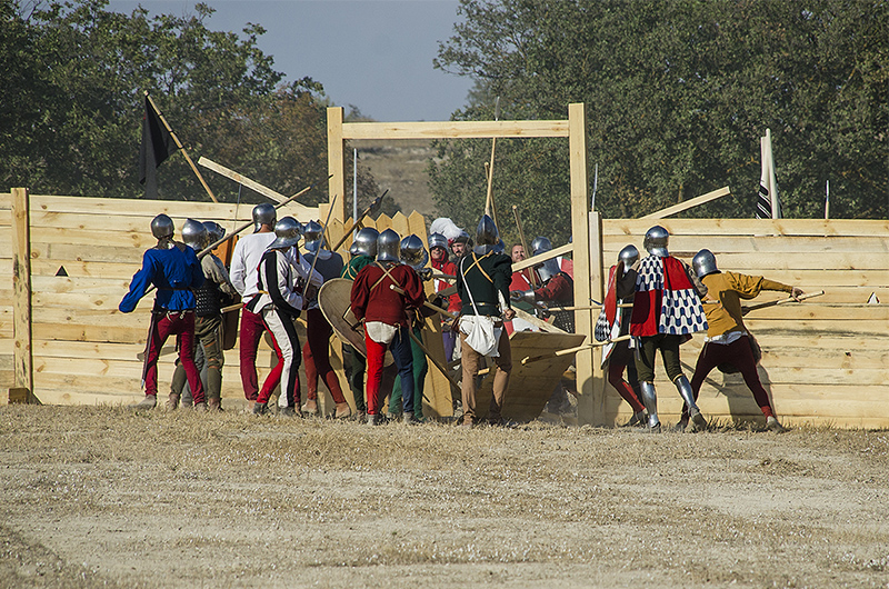 На Крымском военно-историческом фестивале прошел день Средневековья