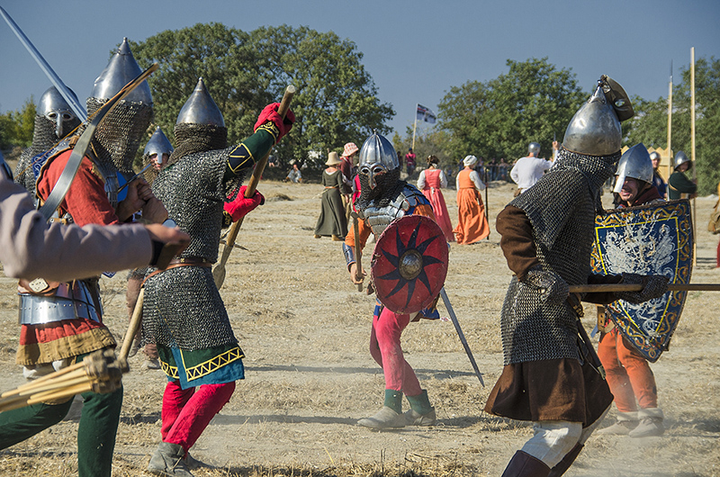 На Крымском военно-историческом фестивале прошел день Средневековья