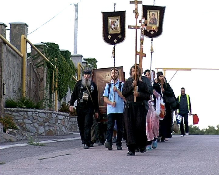 В Севастополе стартовал ежегодный крестный ход «Царский путь»