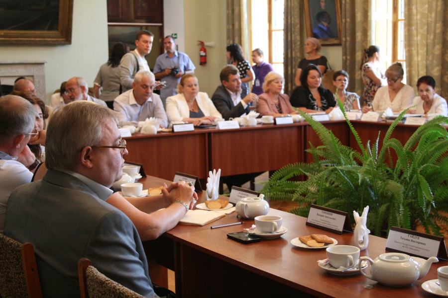 В Крыму определили приоритетные культурные объекты для реконструкции и строительства