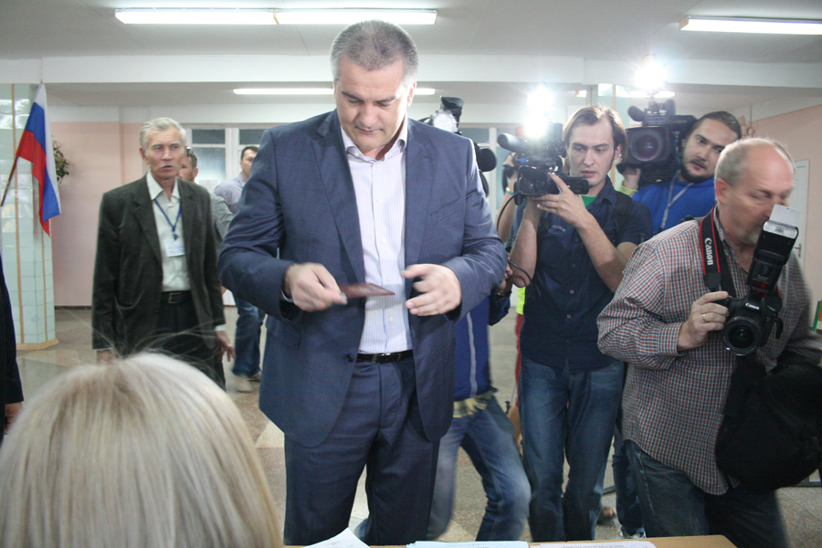 Глава правительства Крыма проголосовал на выборах