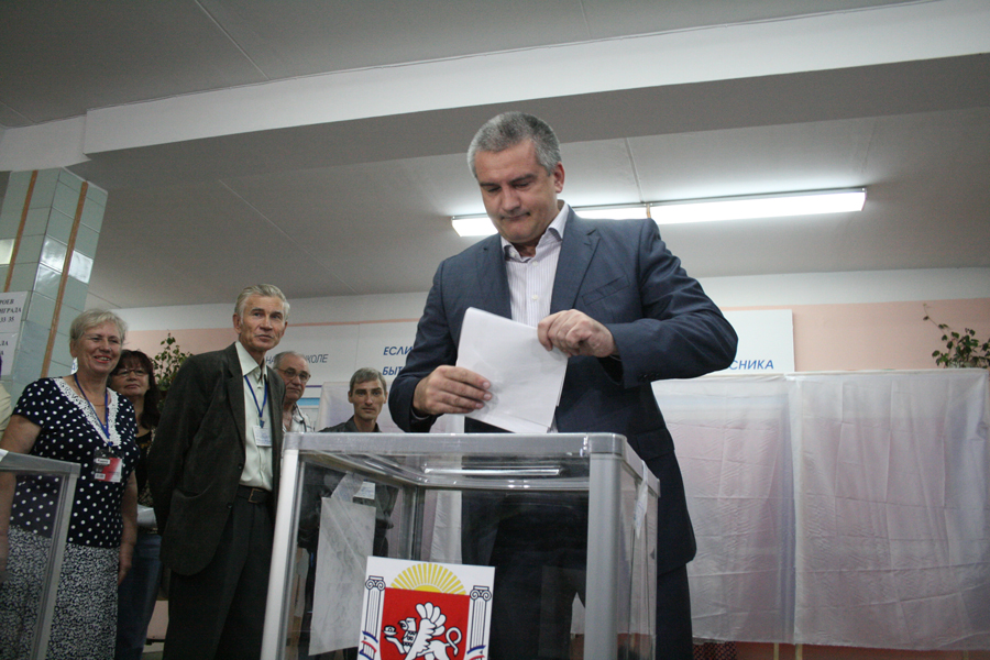 Глава правительства Крыма проголосовал на выборах