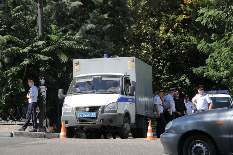 В Симферополе проводится обыск в здании меджлиса