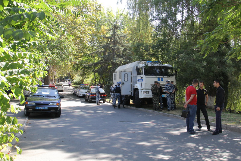 В Симферополе проводится обыск в здании меджлиса