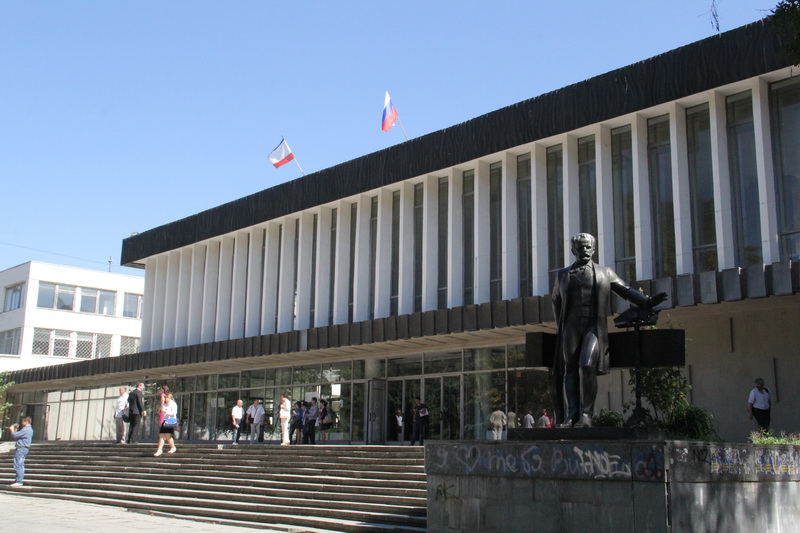 Симферопольскому музучилищу подарили рояль «Стейнвей»