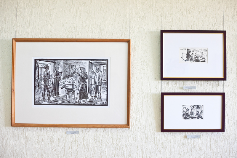 В Севастополе открылась выставка художников «Человек читающий»