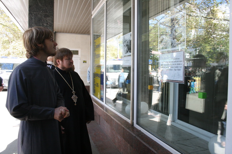 В Симферополе представили фотовыставку, посвященную радости рождения детей