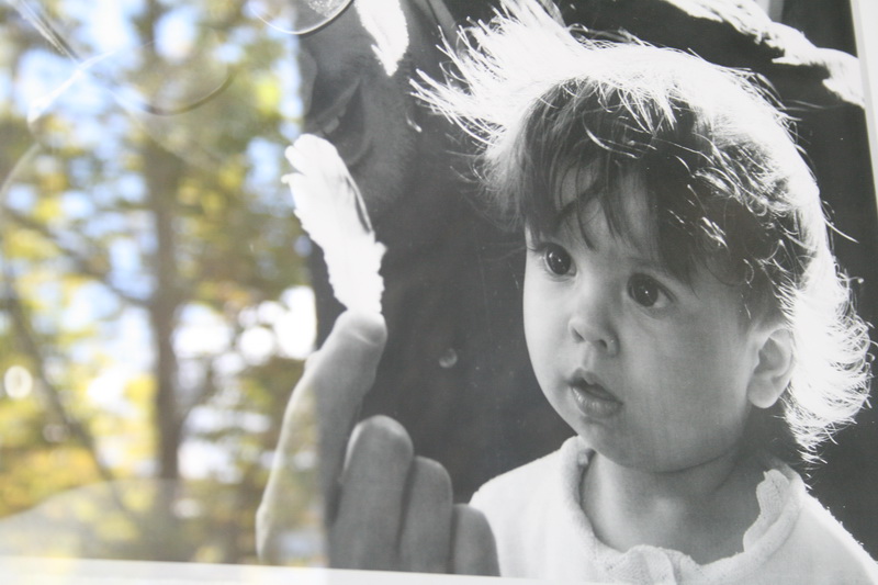 В Симферополе представили фотовыставку, посвященную радости рождения детей