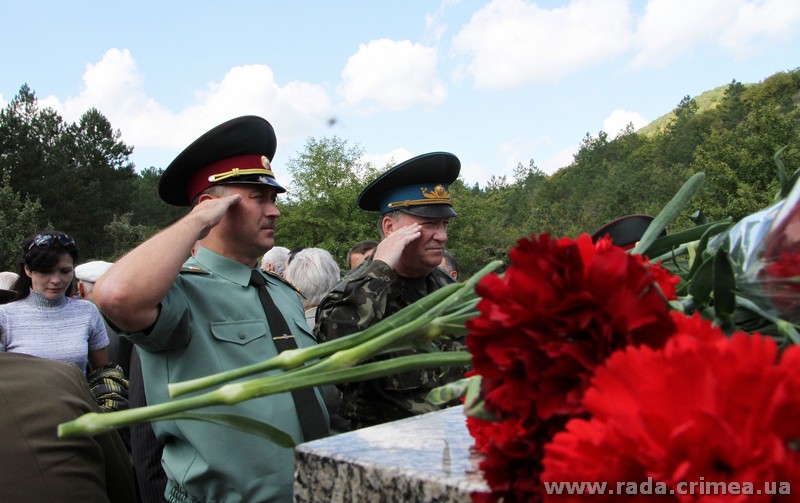 Крымский спикер открыл в Симферопольском районе отреставрированный памятник 