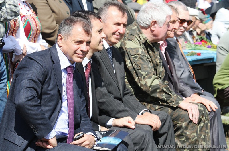 Крымский спикер открыл в Симферопольском районе отреставрированный памятник 