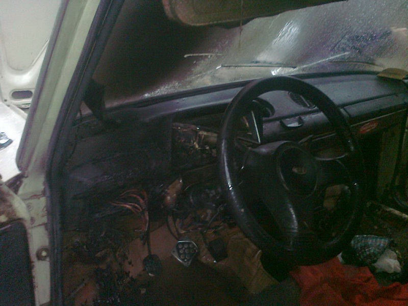 В Севастополе сгорело два автомобиля