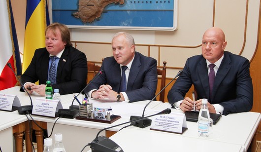 В парламенте Крыма наградили работников курортно-туристической отрасли