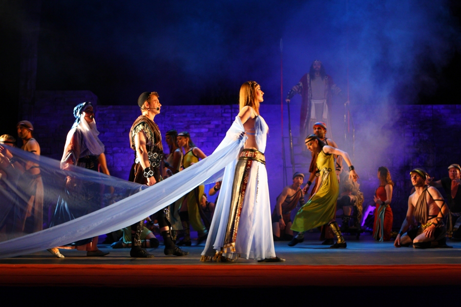 Украинский театр в новом сезоне представит три премьеры