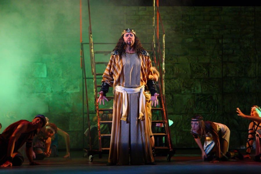 Украинский театр в новом сезоне представит три премьеры