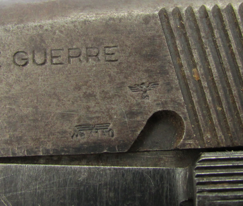 В Алуште женщина принесла в милицию ружье и пистолет