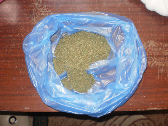 Крымчанин спрятал от милиции наркотики в чайнике 