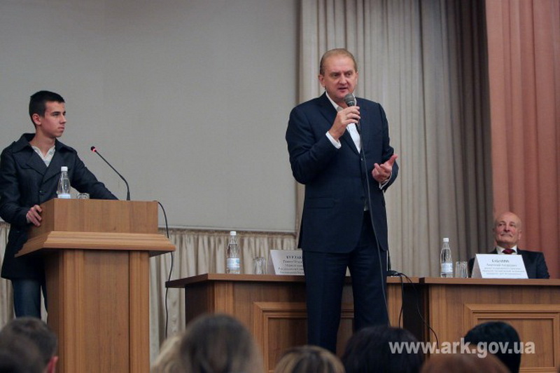 Первый вице-премьер Крыма встретился со студентами