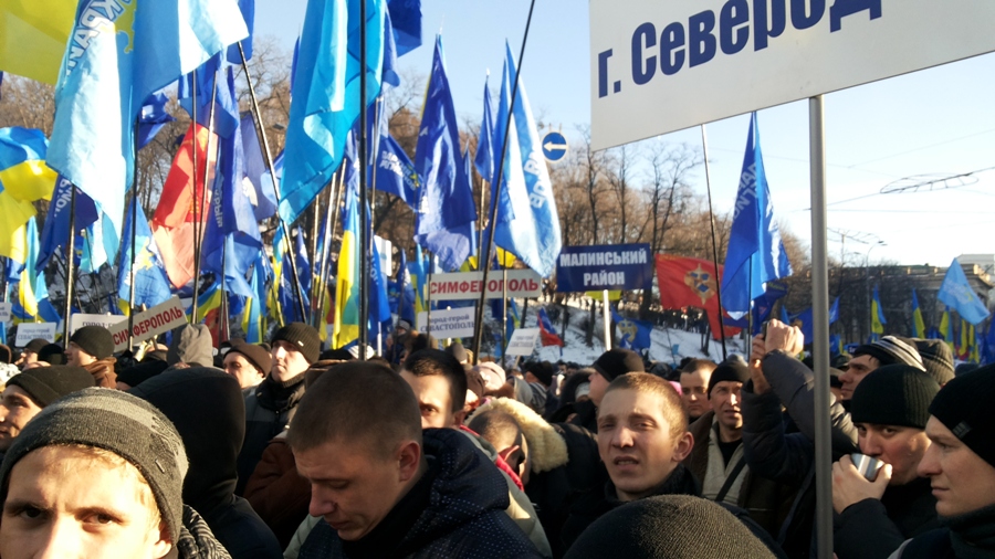 В Киеве наблюдается особое единение участников митинга в поддержку государственного курса