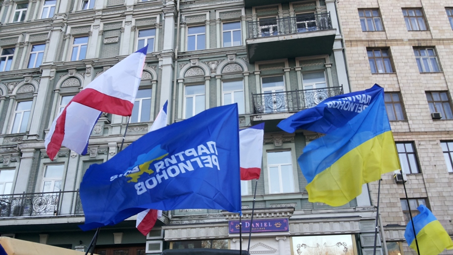 В Киеве наблюдается особое единение участников митинга в поддержку государственного курса