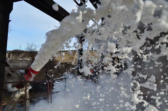 В порту возле Севастополя загорелся мазут