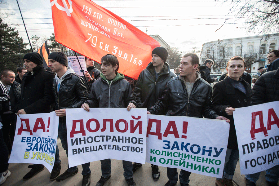 Оппозиции лучше сосредоточиться на работе, а не на критике и организации беспорядков, – крымские активисты