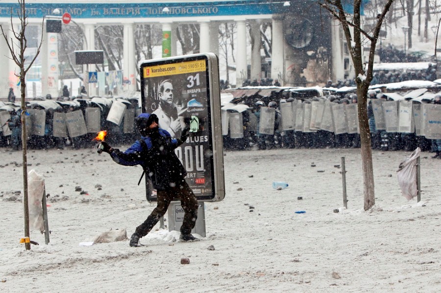 Противостояние в Киеве в фотографиях