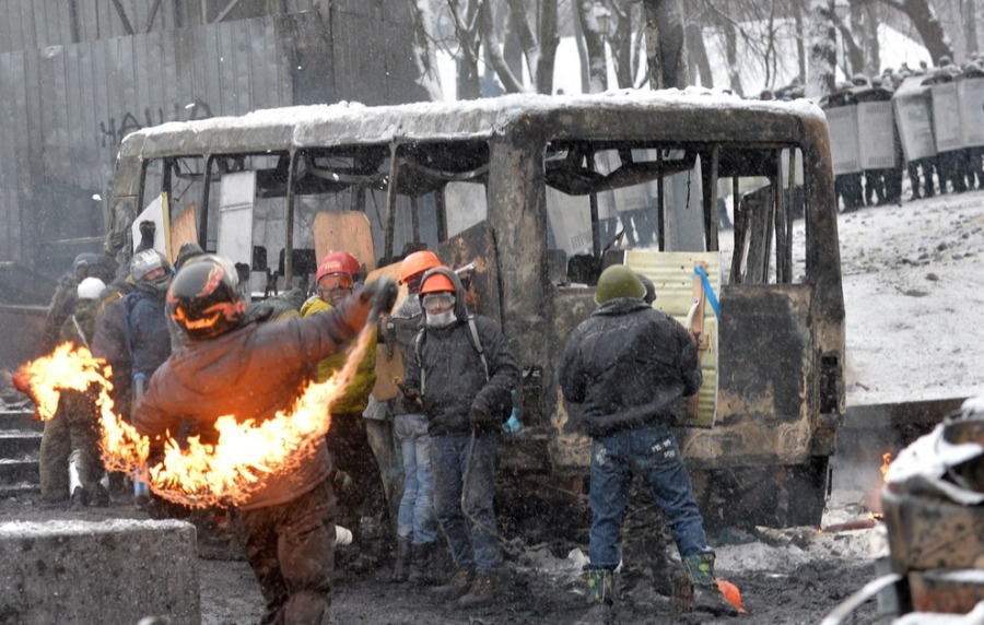 Противостояние в Киеве в фотографиях