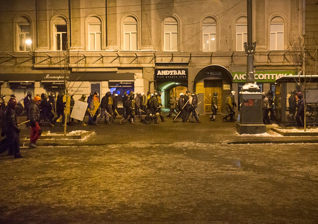 Участники беспорядков в Киеве ночью пытались штурмовать Украинский дом