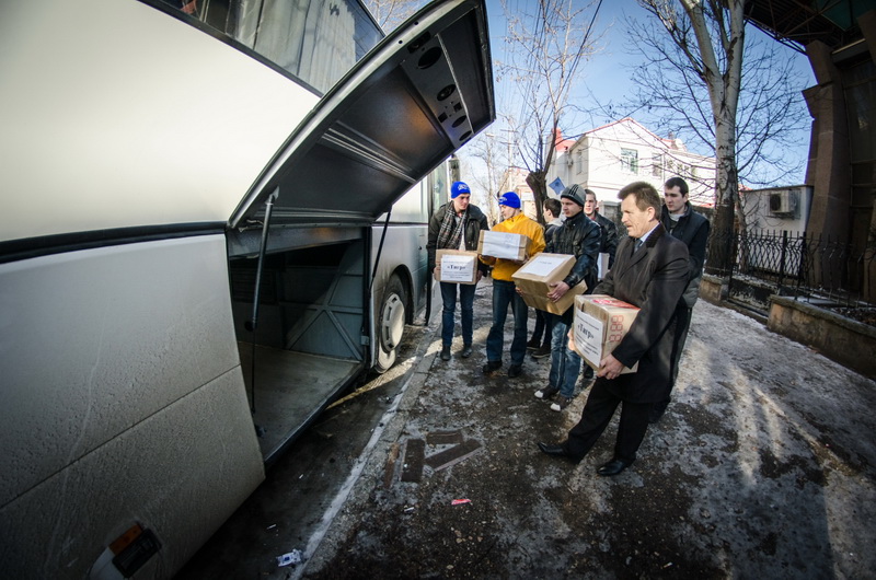 Крымским солдатам в Киев снова отправили продукты и одежду