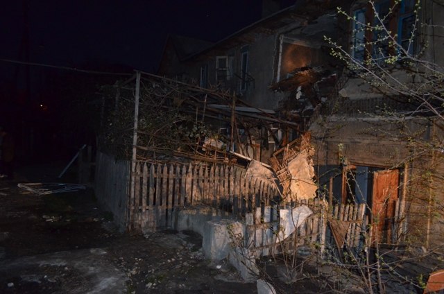 В Севастополе в результате взрыва газа травмировались два человека