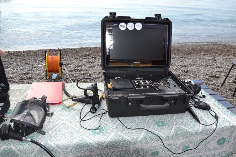 Спасатели проверяют морское дно у берегов Крыма