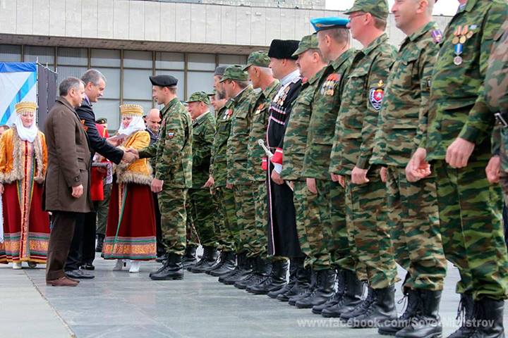 В Симферополе медалями наградили бойцов самообороны