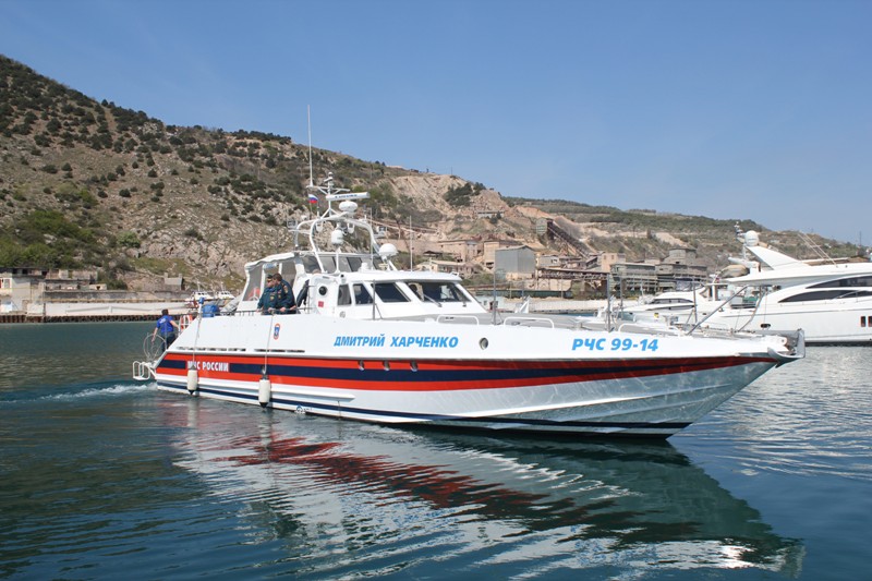 Акваторию моря у берегов Севастополя будут патрулировать два катера МЧС