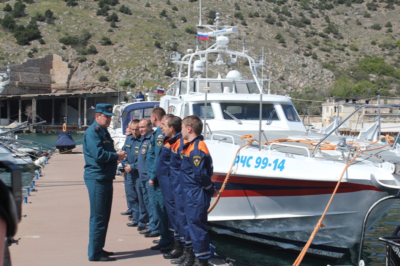 Акваторию моря у берегов Севастополя будут патрулировать два катера МЧС