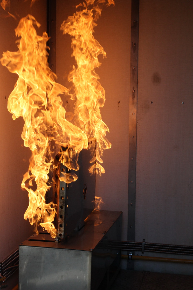 Крымские пожарные тестируют прибывшую из России технику