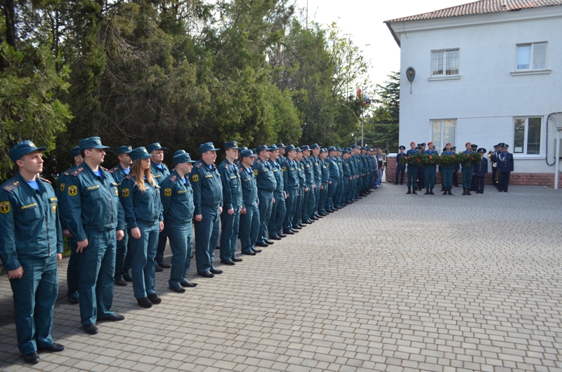Севастопольские спасатели почтили память погибших коллег