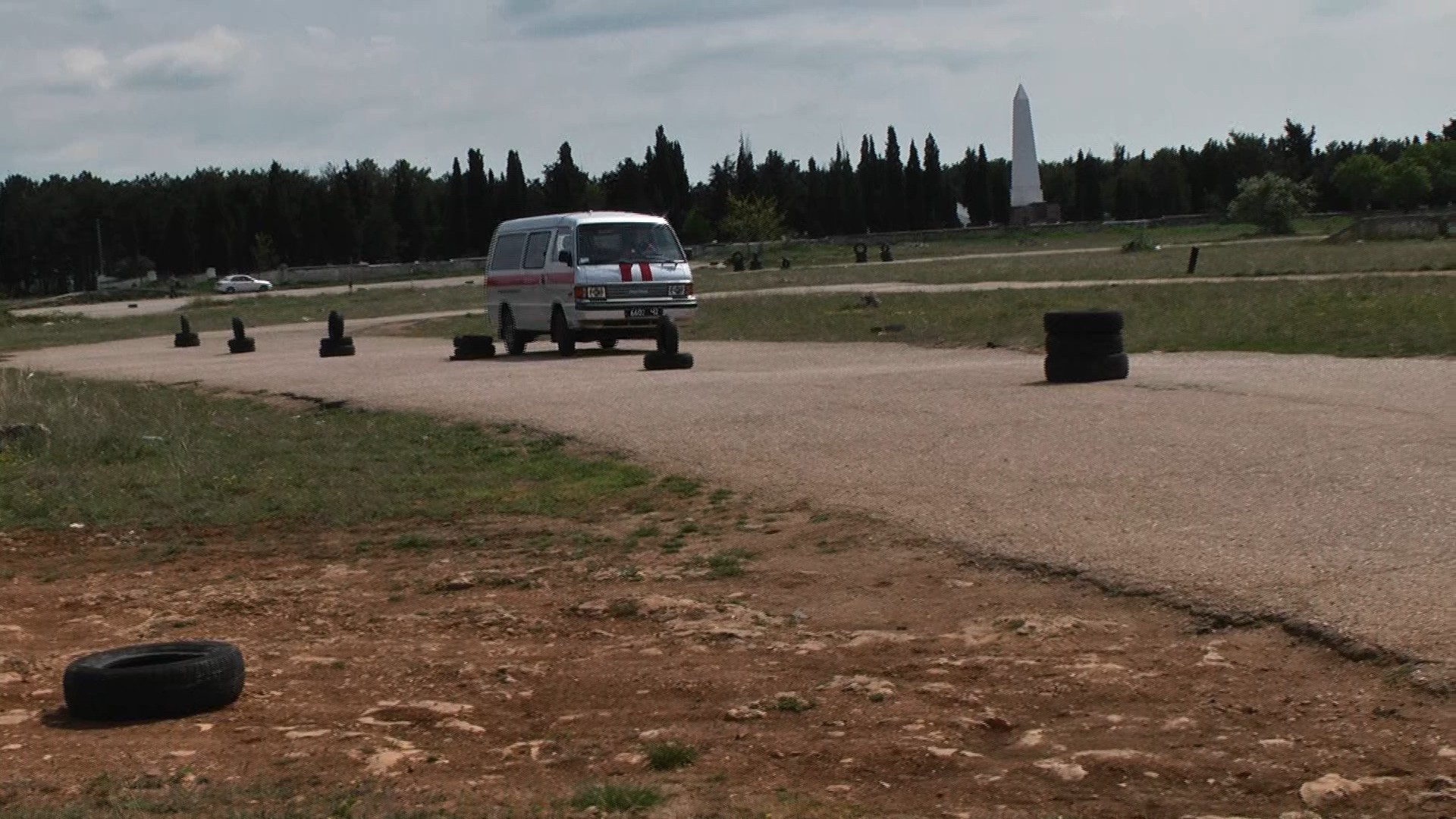 В Севастополе прошли соревнования по скоростному маневрированию на спецтранспорте