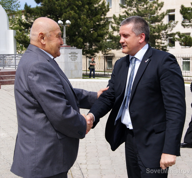Крымский премьер встретился с представителями национально-культурных обществ