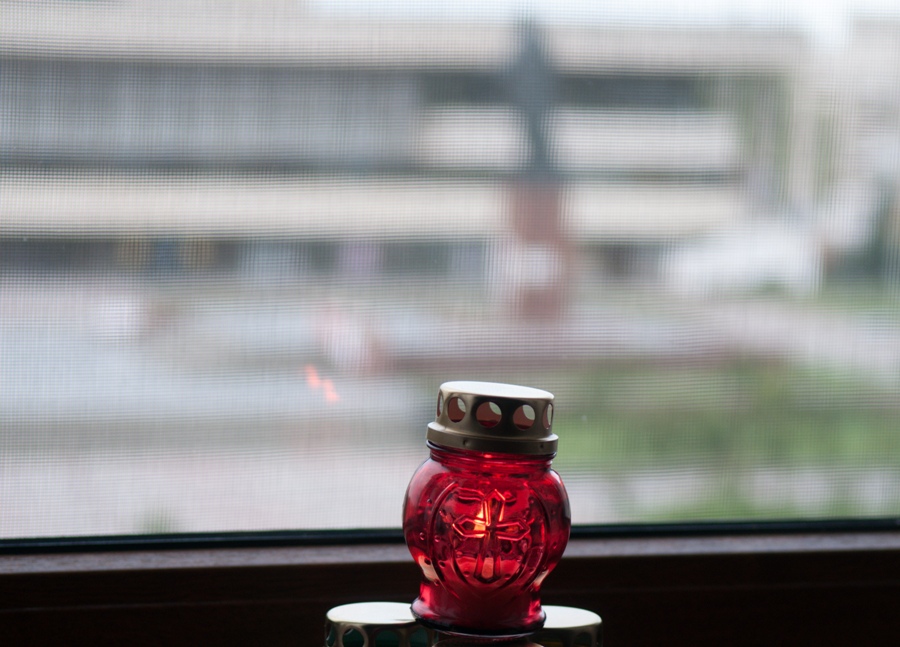 Крымский премьер зажег свечу в память о жертвах депортации 