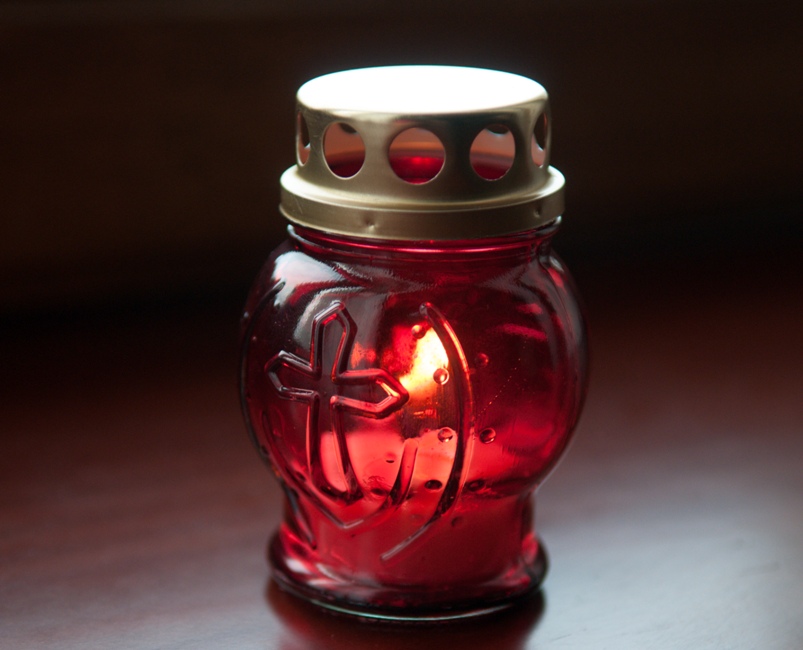 Крымский премьер зажег свечу в память о жертвах депортации 