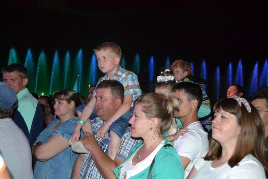 В Ялте в полночь масштабным концертом встретили День России