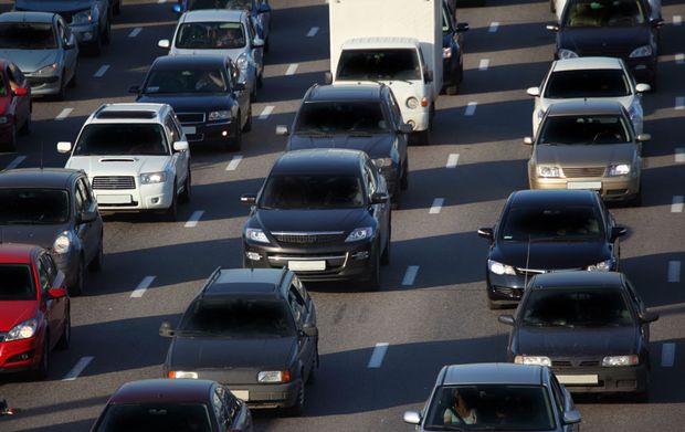 Власти автономии чествовали автомобилистов и дорожников Крыма Власти автономии чествовали автомобилистов и дорожников Крыма