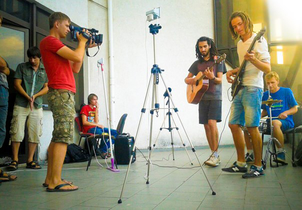 В Симферополе музыканты могут с балкона сыграть на весь мир фестиваль, В Симферополе музыканты могут с балкона сыграть на весь мир